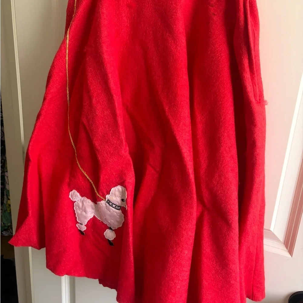 Vintage handmade poodle skirt. Made in the 80’s. Side zip, circle skirt. Child - Picture 2 of 5